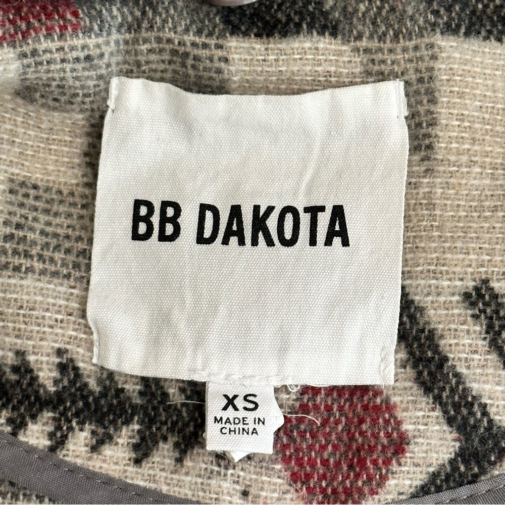 BB Dakota Grey Aztec Coat Jacket Womens Size XS *MISSING FUR TRIM FOR HOOD* - Picture 8 of 10